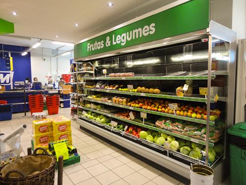 Expositor refrigerado para frutas e legumes